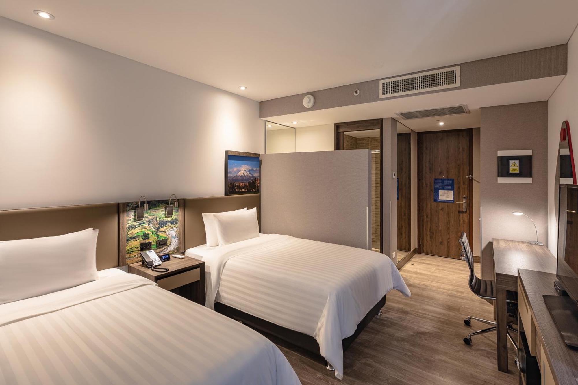 Hampton By Hilton Arequipa Hotel Exterior photo